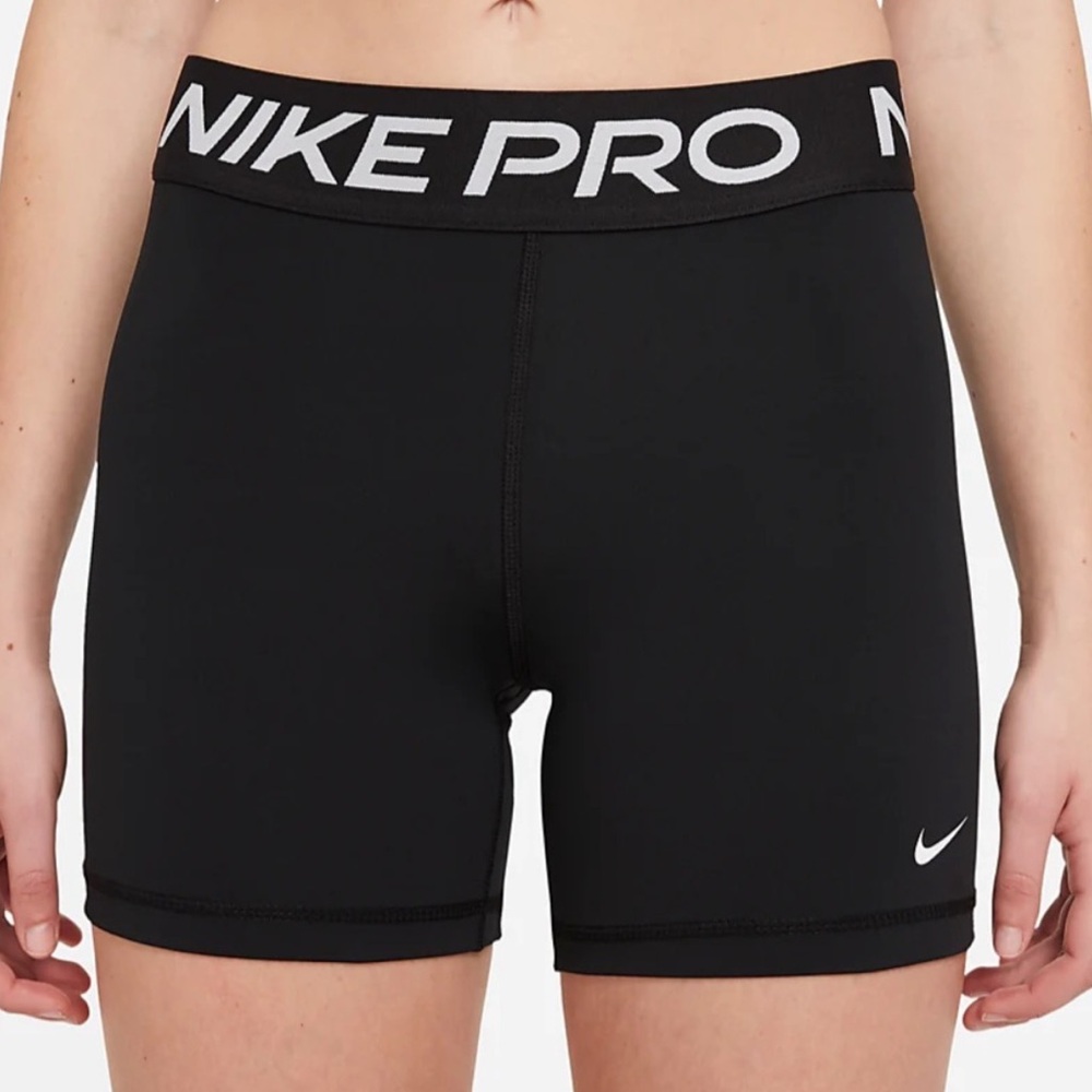 Nike training shorts 3”